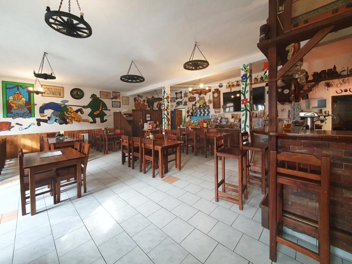 Hrusicka Restaurace A Penzion Hrusice Extérieur photo